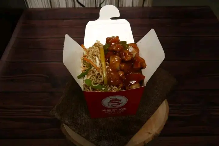 Dragon WOK	-	نودلز بالخضروات